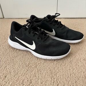 Nike Flex Tennis Shoes. Size 11.